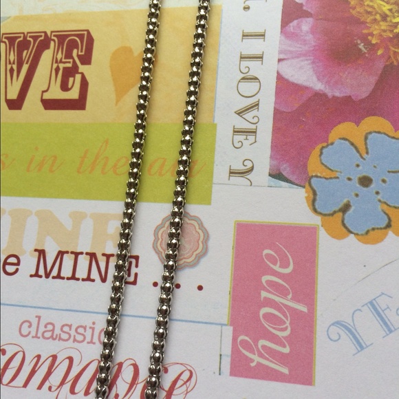 Adorable Elephant Necklace *NEW* - Picture 3 of 3