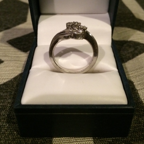 Kay Ring - Picture 2 of 4