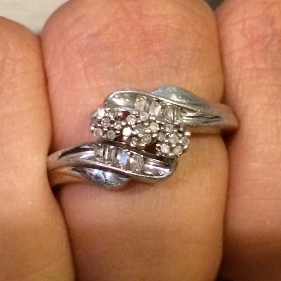 Kay Ring - Picture 4 of 4