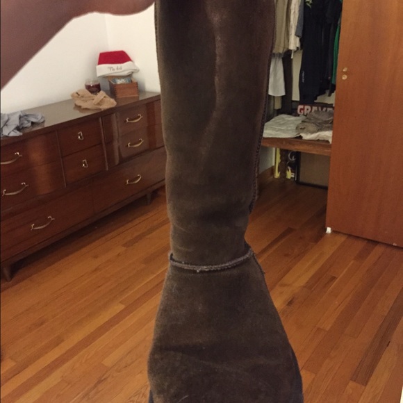 Chocolate UGGS - Picture 2 of 4