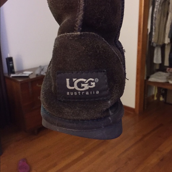 Chocolate UGGS - Picture 3 of 4
