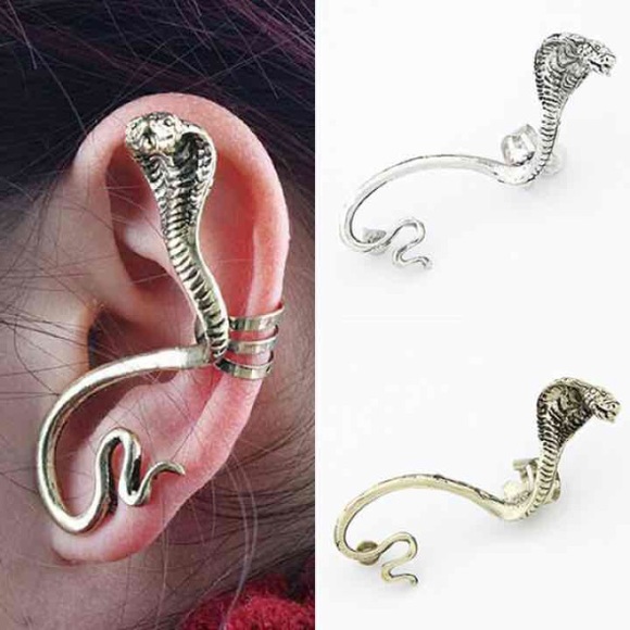 Silver cobra earring