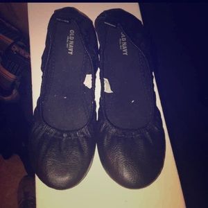 Black ballet flats! Never worn!!