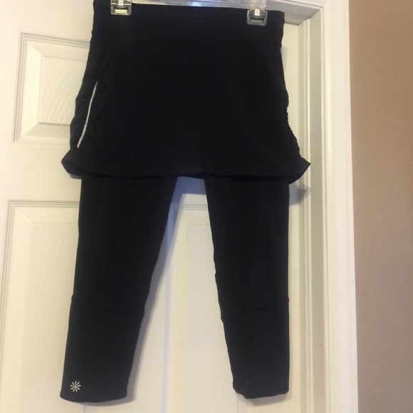 Athleta running skirt with built in capris.