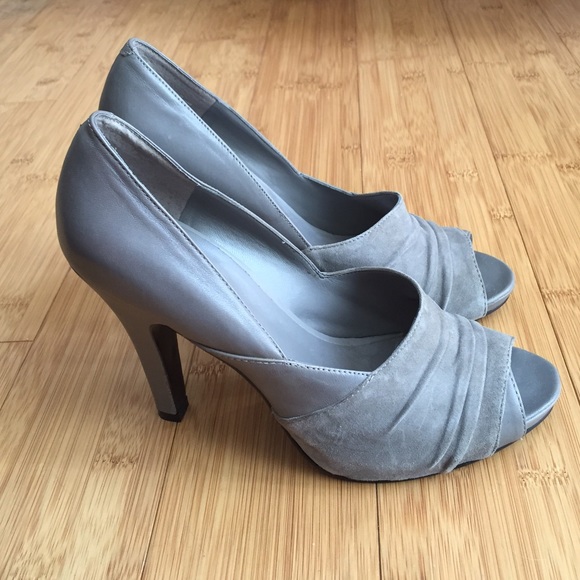 ‼️SALE‼️Nine West peep-toe pumps - grey leather