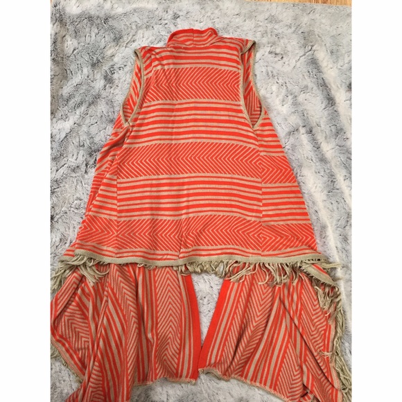 ✔️SOLD✔️NWOT Aztec Tribal Fringe Vest - Picture 2 of 2