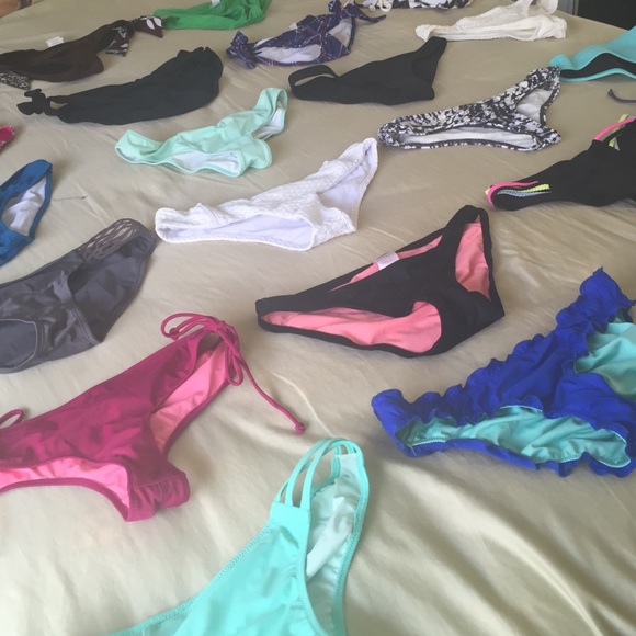 BIKINI BOTTOM SALE🎉 - Picture 3 of 4