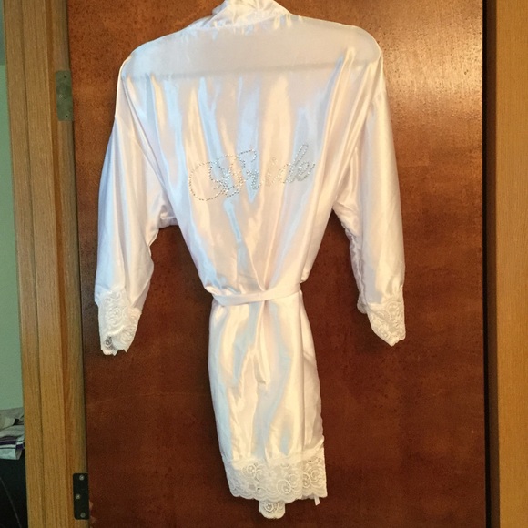 Bride Robe - Picture 2 of 4
