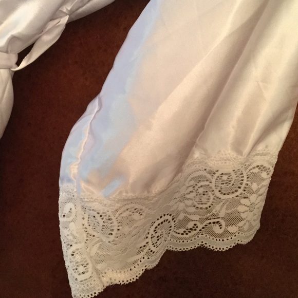 Bride Robe - Picture 4 of 4