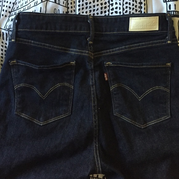 🎉HP🎉Levi's high rise dark wash skinny pants NWOT - Picture 2 of 4