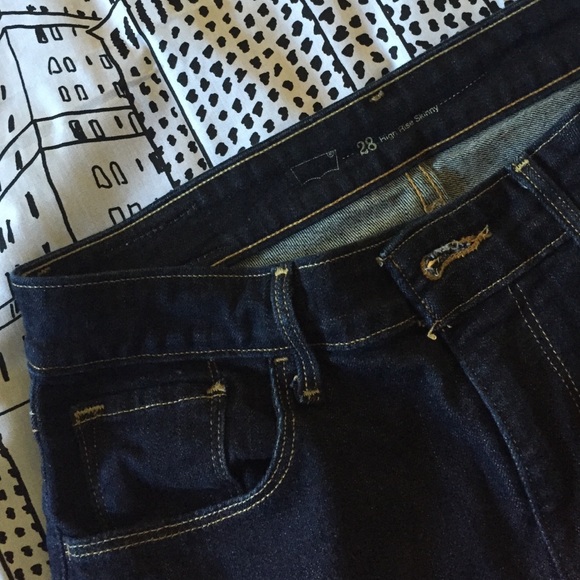 🎉HP🎉Levi's high rise dark wash skinny pants NWOT - Picture 3 of 4