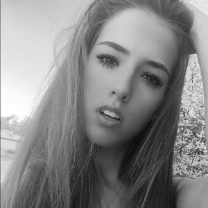 Meet your Posher, Carly