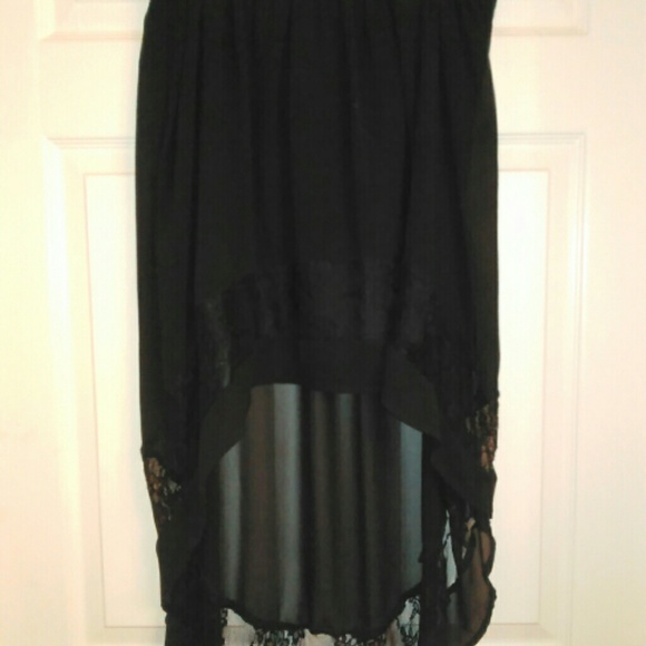 Black high low skirt