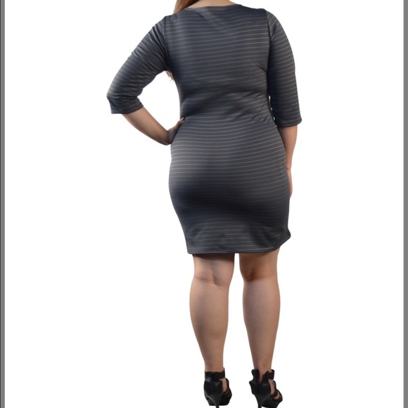 Plus size short dress - Picture 4 of 4