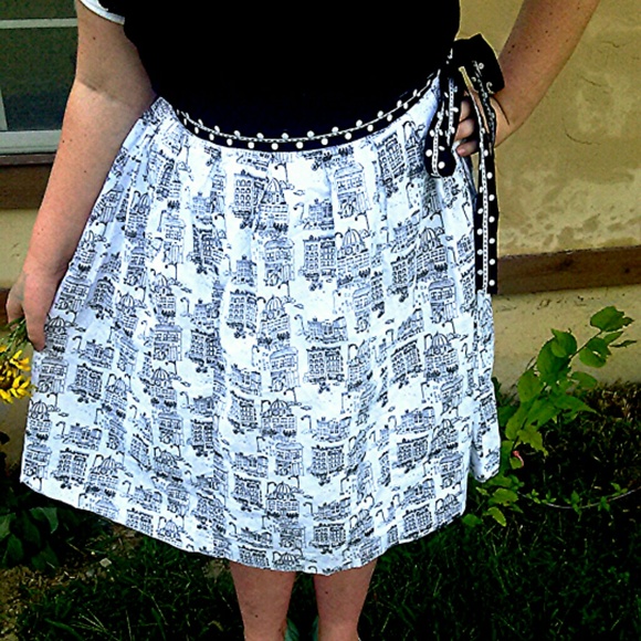 Cute black and white skirt with city print
