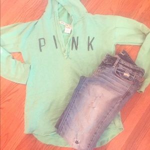 VS Pink Hoody! 💚