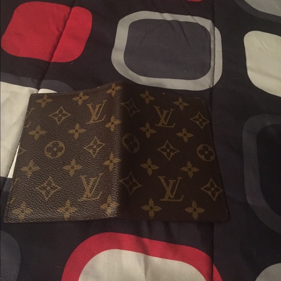 SOLD Authentic LV Passport Holder - Picture 4 of 4