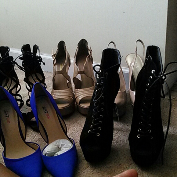 All shoes currently bundled. All size 9 except boo