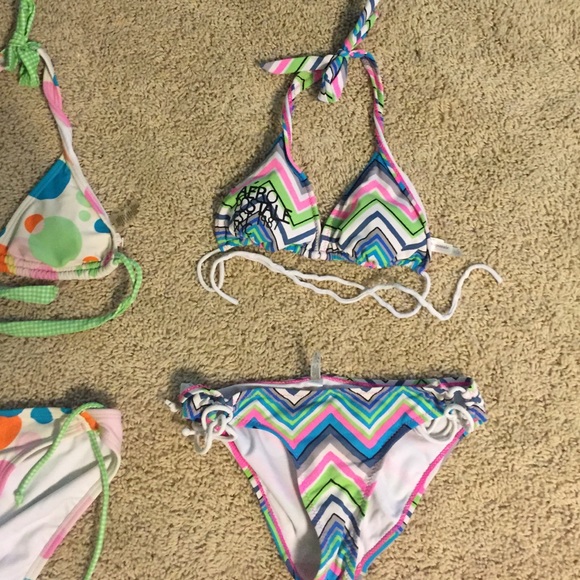Bathing suits - Picture 3 of 4