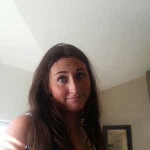 Meet your Posher, Alisha