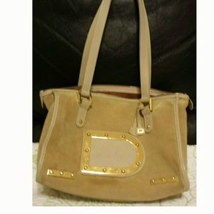 Delvaux handbag in a very good condition.