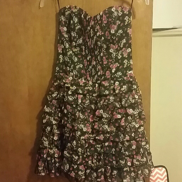 Guess ruffle floral dress