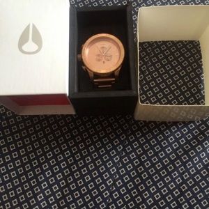 Nixon 51-30 rose gold