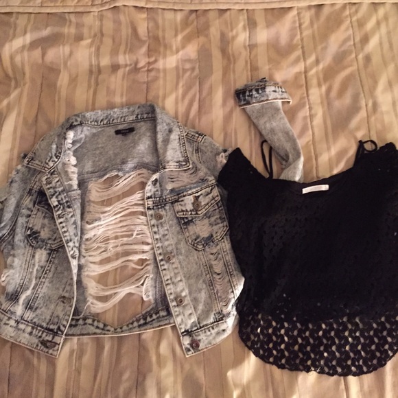 Sweater and short shirt 😍