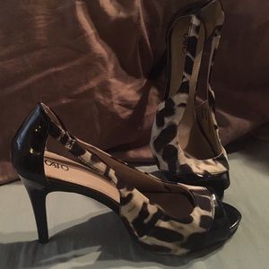 Black/White animal print peeptoe heels