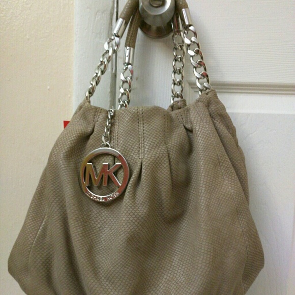 Sold -Erin Authentic Michael Kors python leather - Picture 3 of 3