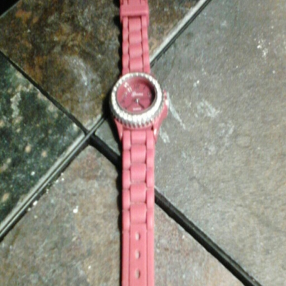 Watch- hold for thedevioussiren