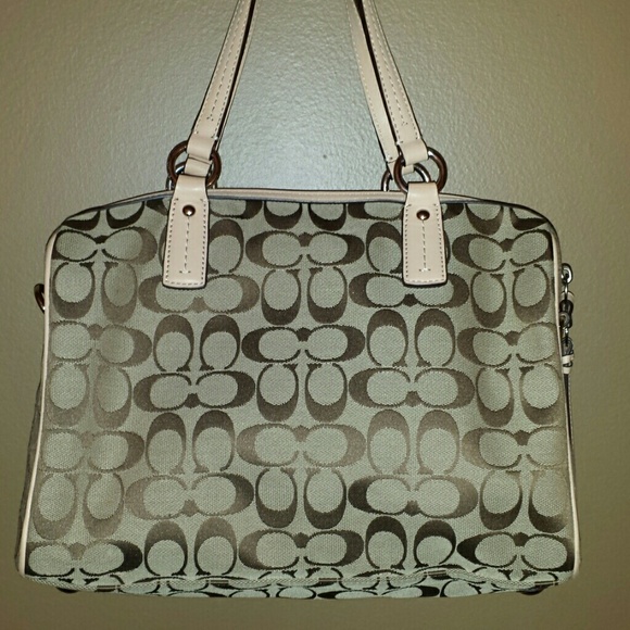 Authentic Coach Bag purchased from Coach store - Picture 2 of 4