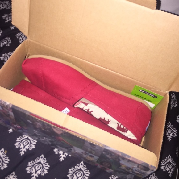 Red TOMS