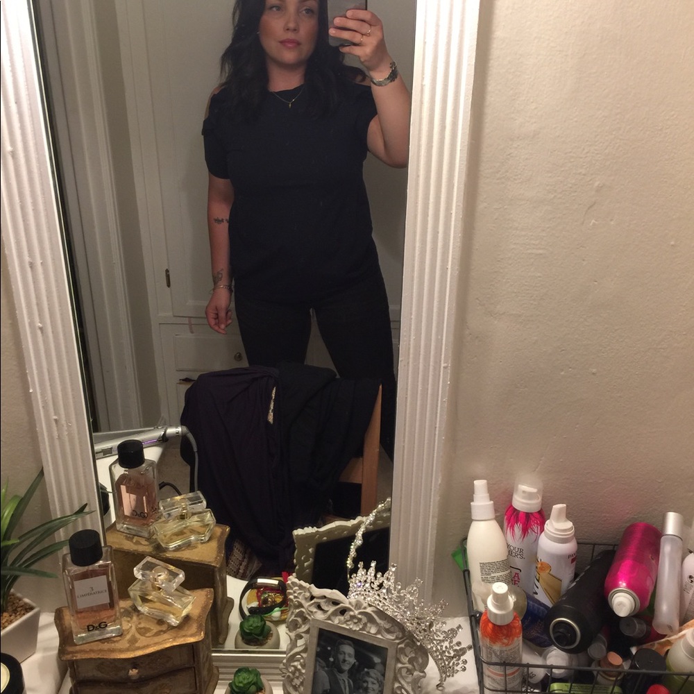 Meet your Posher, Ashlee 🌔 - Picture 8 of 8