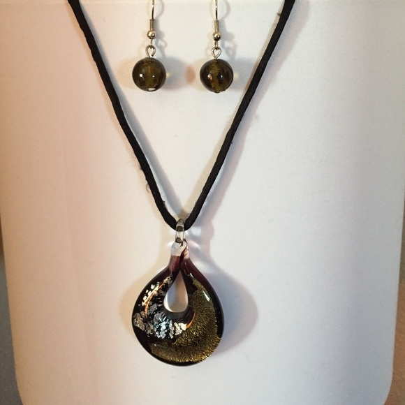 Glass pendant and earring set.
