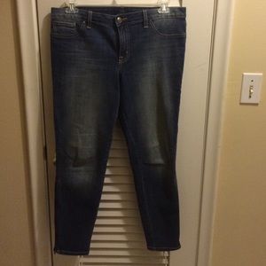Jessica Simpson Skinny Jeans With Zipper Detail.
