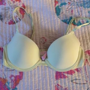 Victoria's Secret/Pink 32B Green Bra