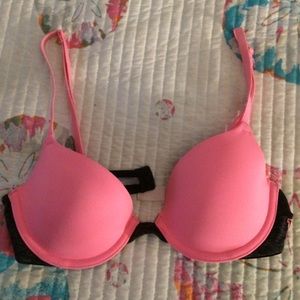 Victoria's Secret/Pink 32B Pink and Grey Bra
