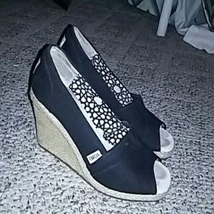 Black Tom wedges