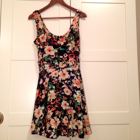 Urban Outfitters Dresses & Skirts - Urban Outfitters Lucca Couture Floral dress