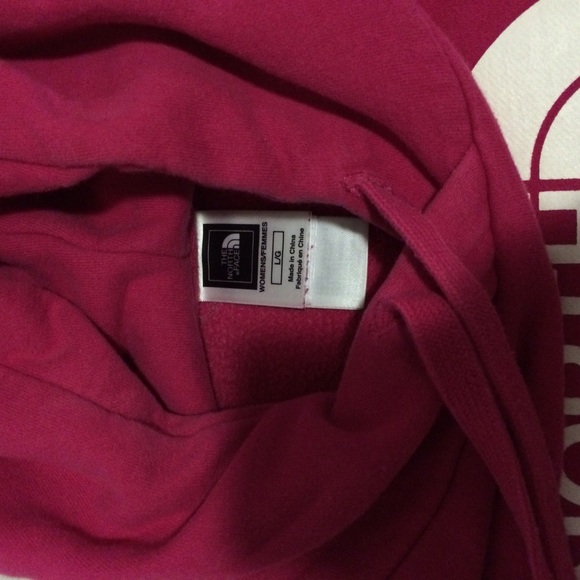 🎀 SOLD IN BUNDLE 🎀 North face pink sweatshirt - Picture 3 of 3