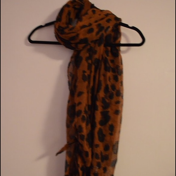Leopard print scarf