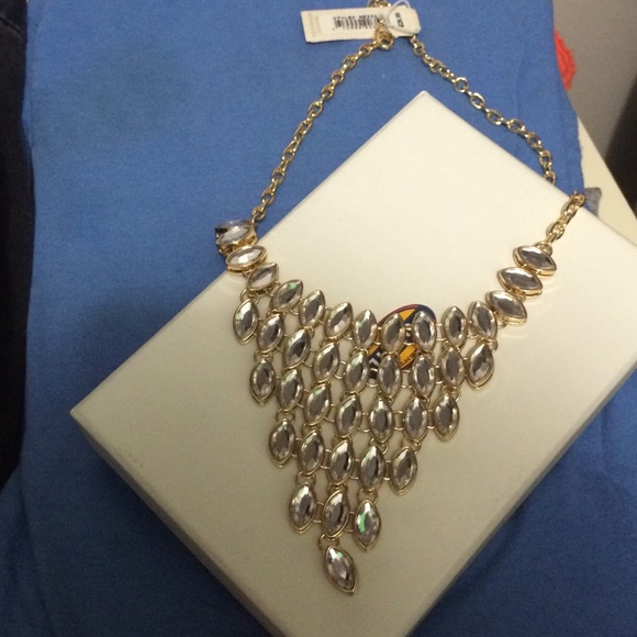 Statement reversible necklace.