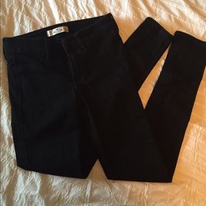 NWOT black jegging skinnies!!! Size 0S
