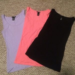 Tank top bundle 💕