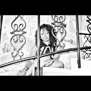 Meet your Posher, Zoria