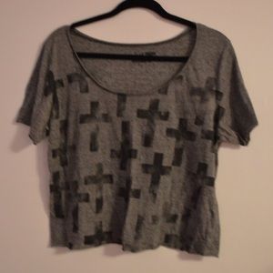 Cross print short sleeve top