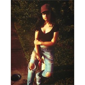 Meet your Posher, Sheilanies