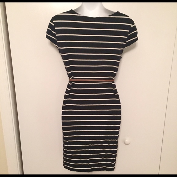 SOLD Striped short sleeved dress - Picture 4 of 4