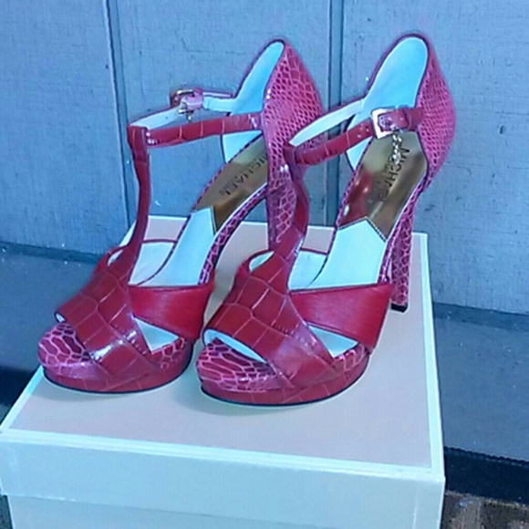 Women's shoes